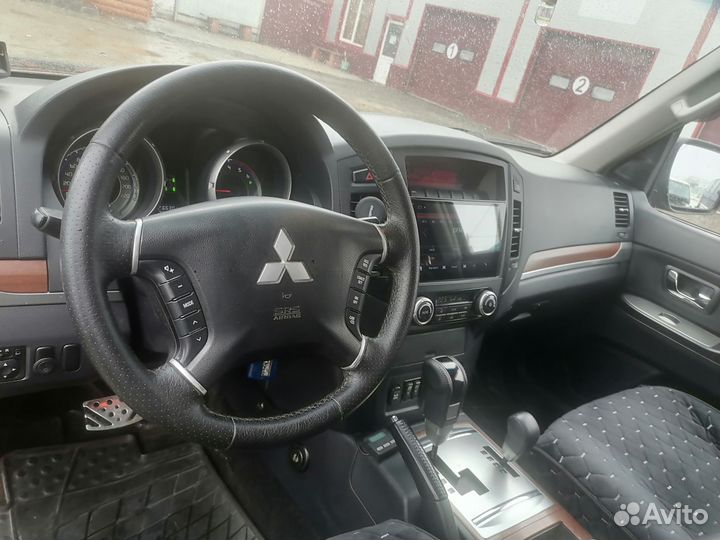 Mitsubishi Pajero 3.2 AT, 2008, 266 000 км