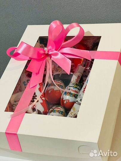 Сладкий бокс с киндерами в подарочной коробке