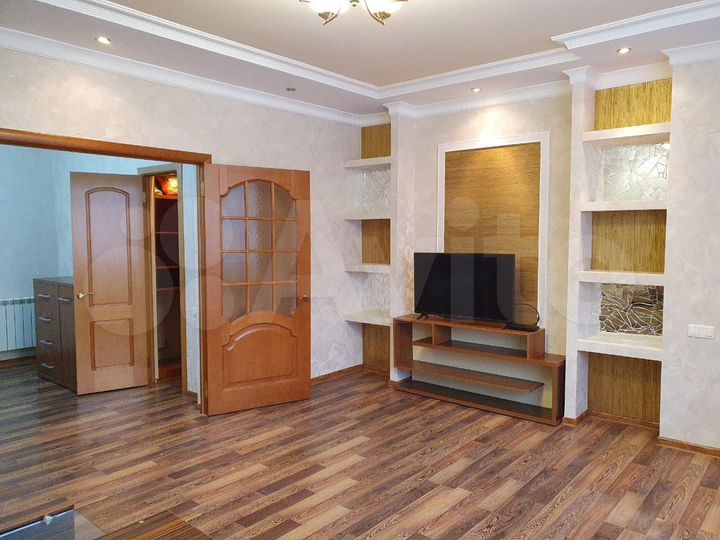 2-к. квартира, 67 м², 7/10 эт.