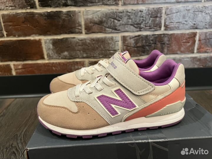 Легкие кроссовки New Balance, р. 34.5 EU