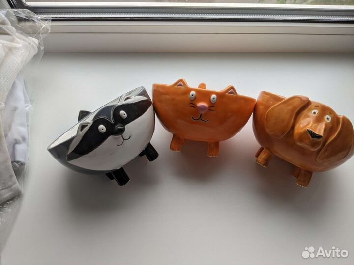 Миска керамическая на ножках