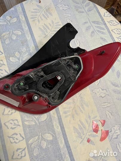 Фонарь задний левый peugeot 308