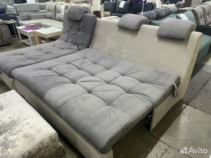 Диван с оттоманкой