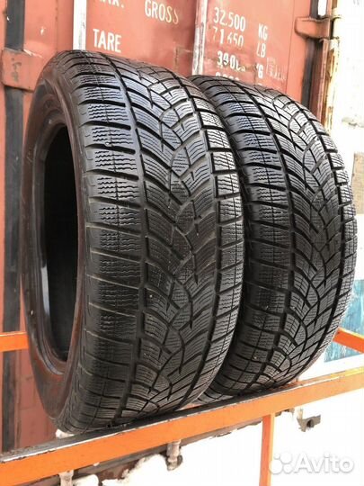 Goodyear UltraGrip Performance Gen-1 235/55 R17