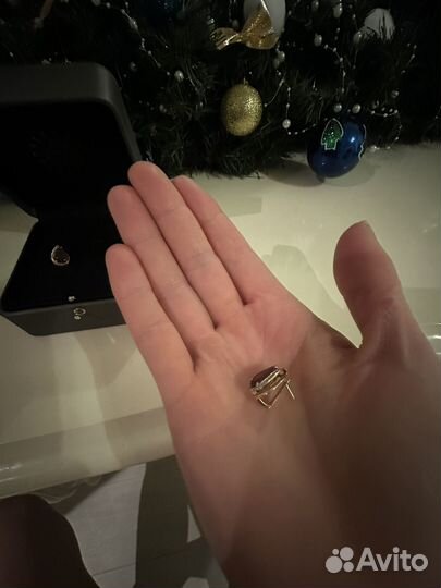 Роскошные золотые серьги с гранатом