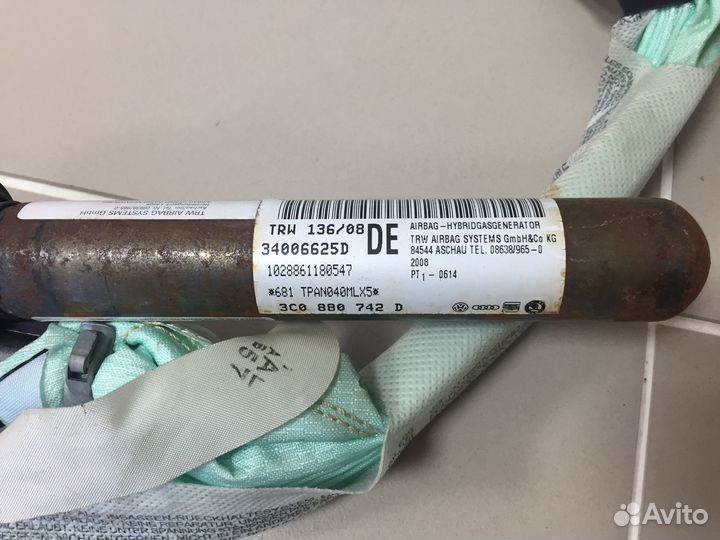 Шторка безопасности правая VW Passat B6 2005-2010