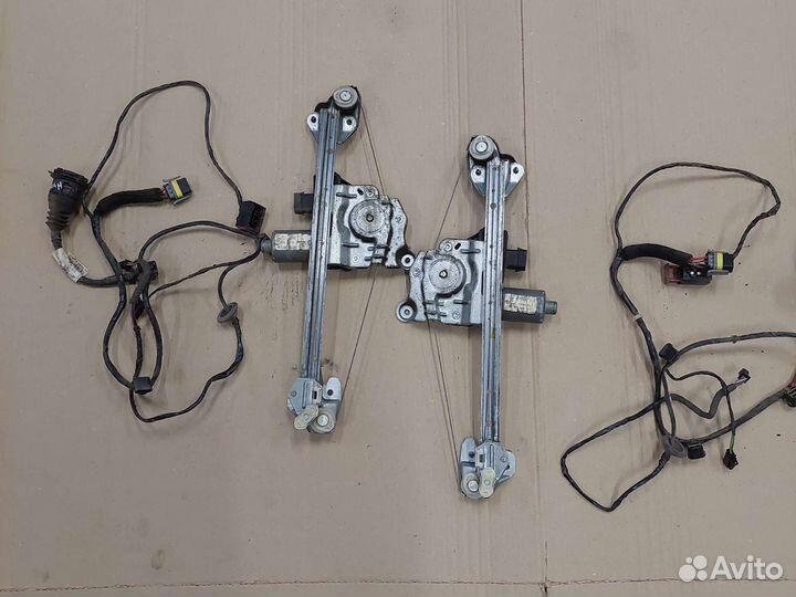 Стеклоподъемник задний Opel Astra H