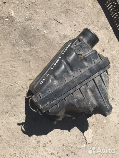 Корпус воздушного фильтра Тойота Corona T170