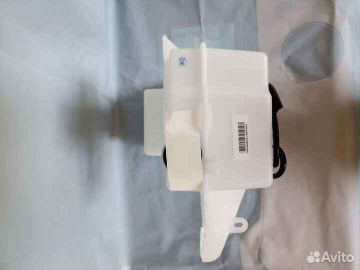 Оригинальный бачок омывателя Geely Monjaro KX 11