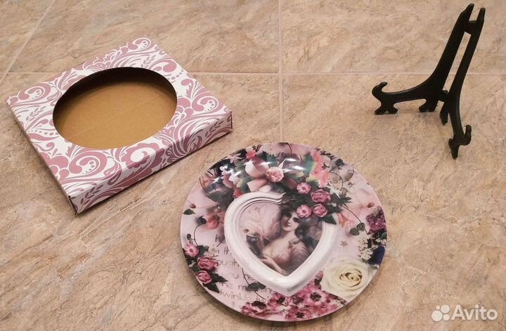 Настенная тарелка