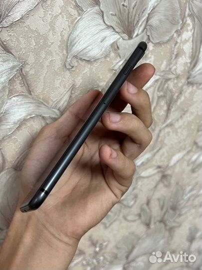 iPhone 8 Plus, 64 ГБ