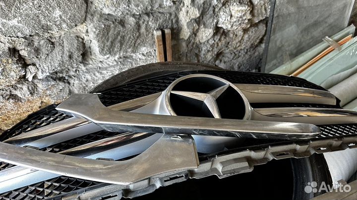 Губа переднего бампера mercedes W205