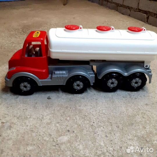 Игрушки для мальчика