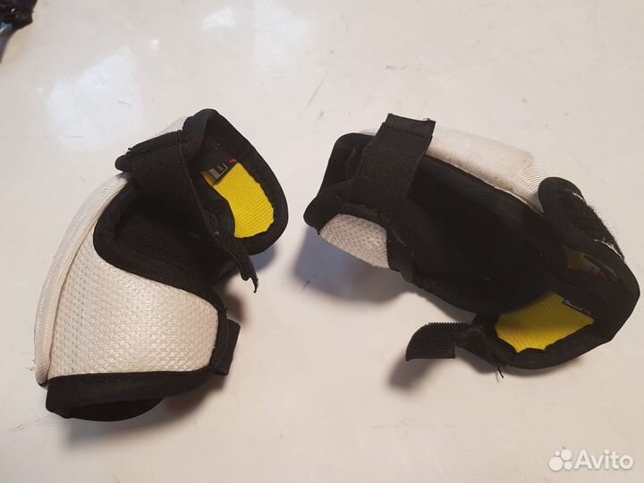 Продаются налокотники детские CCM