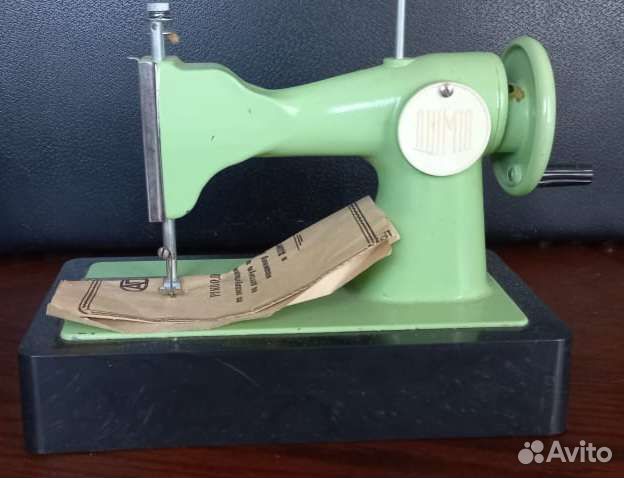 Швейная машинка дшм-18. Детская
