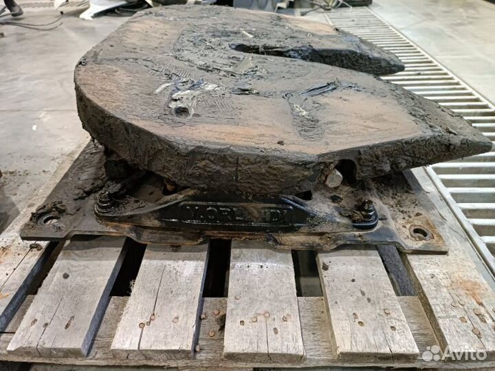 Устройство седельно-сцепное в сборе с монтажной