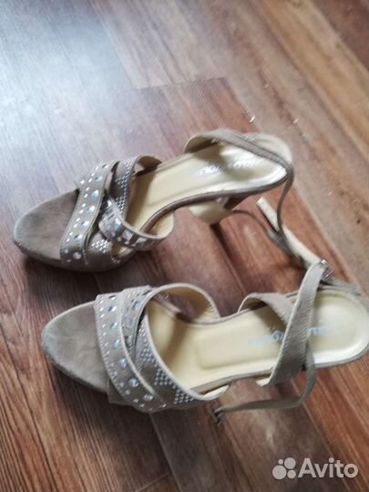 Босоножки 37