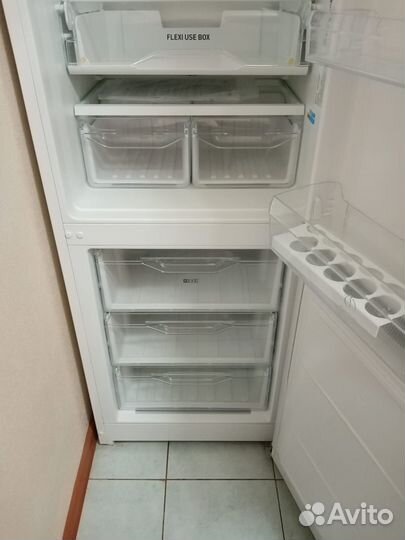 Холодильник indesit DS 4200W