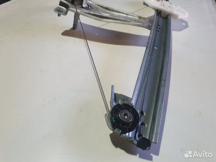 Стеклоподъемник задний правый Renault Logan L8