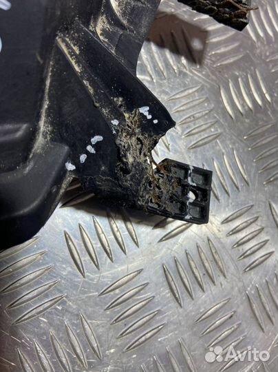 Фара противотуманная Peugeot 407