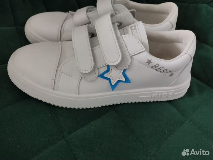 Кроссовки для девочки