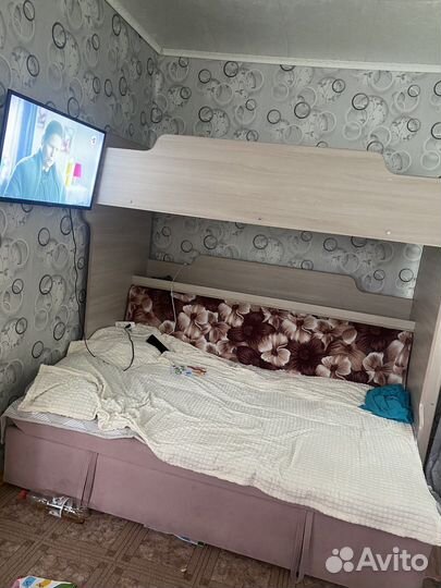 Кровать двухьярусная