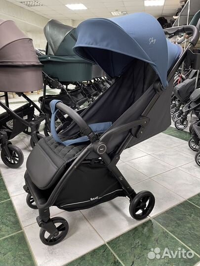 Прогулочная коляска новая