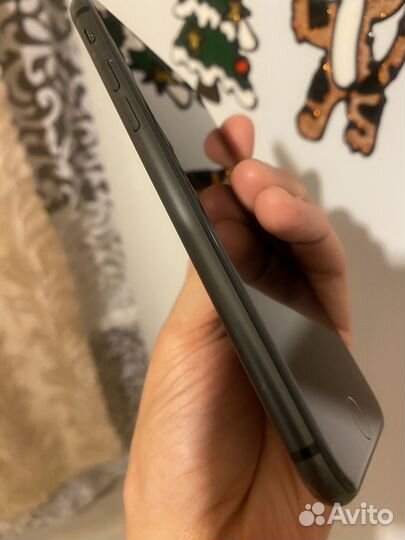 Телефон iPhone 8 64 gb