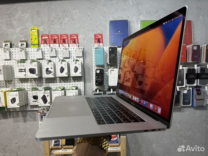 MacBook Pro 15-inch 2017 идеал Silver