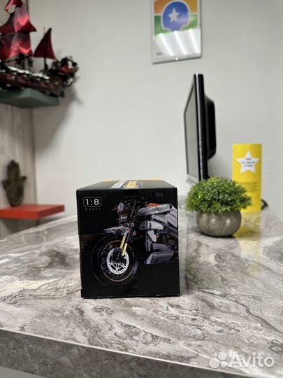 Конструктор Мотоцикл Norton V4CR