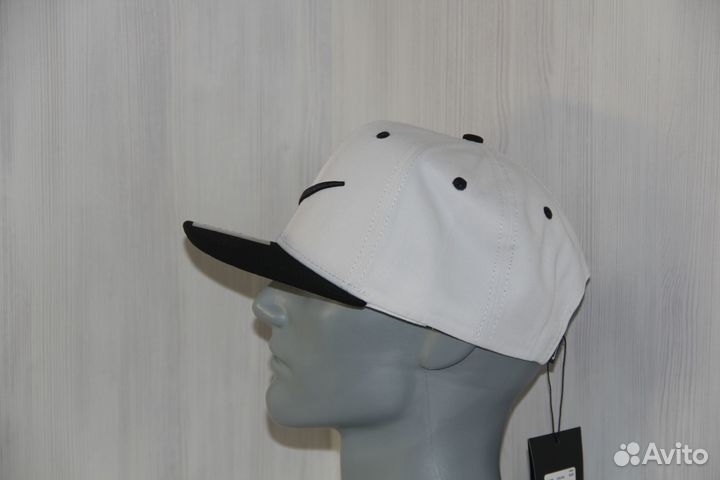 Кепки с прямым козырьком Найк