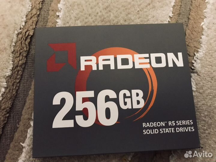 Ssd 256gb AMD radeon r5 series