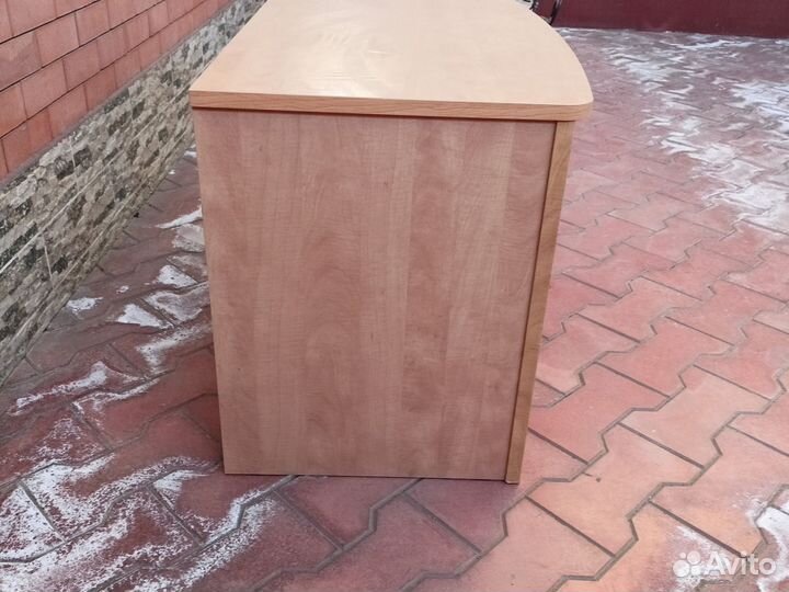 Детский письменный стол