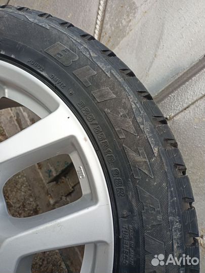 Bridgestone Blizzak DM-V1 225/55 R18