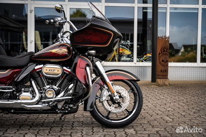 Harley-Davidson CVO Road Glide Limited 117 120th