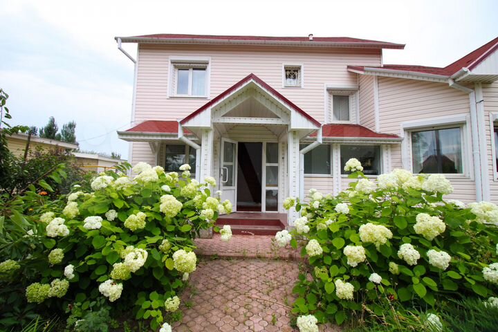 Дом 222 м² на участке 13,5 сот.