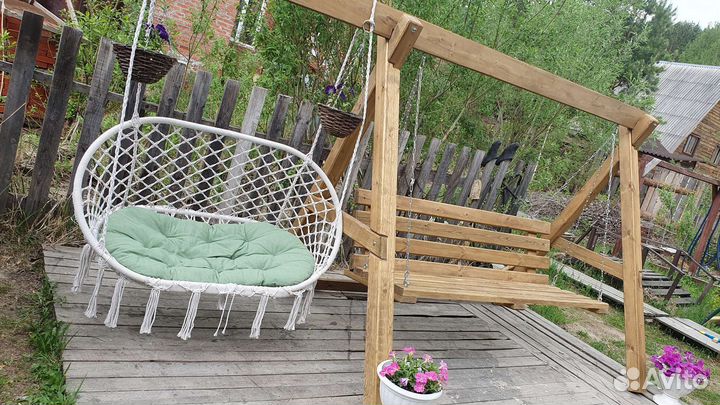 Садовые качели из дерева