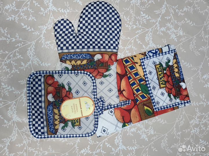 Набор для кухни- варежка, фартук, прихватка. Новый