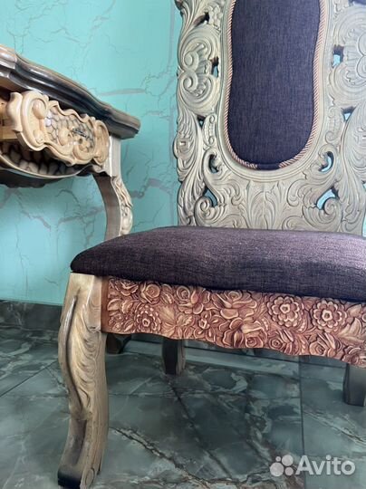 Столик для игры в шахматы