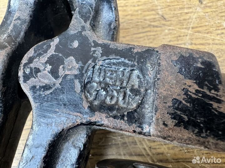 Тиски слесарные СССР маленькие