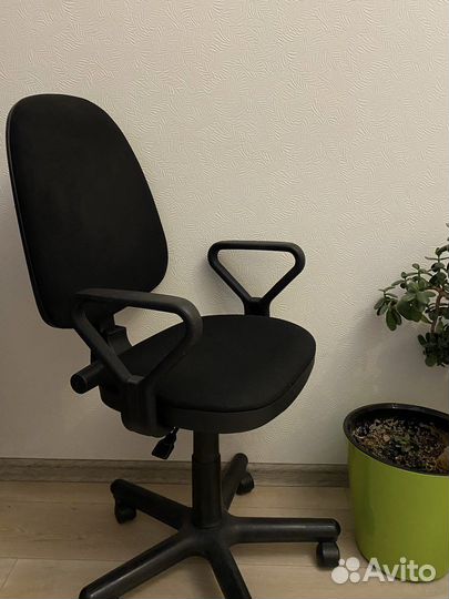 Компьютерное кресло