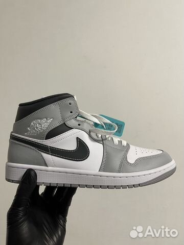 Air Jordan 1 Mid “Light Smoke Grey”