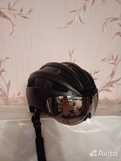 Шлем для самокатчика