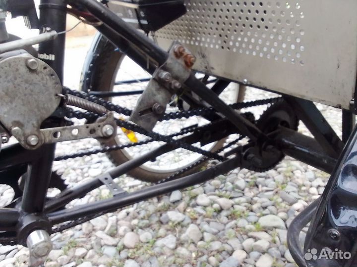 Трёхколёсный бензиновый грузовой велосипед