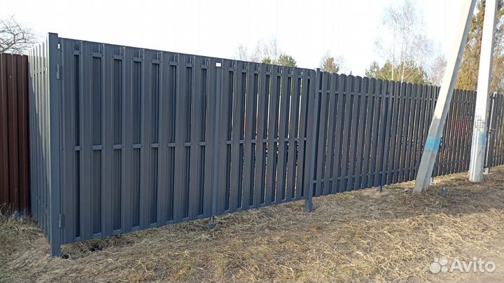 Забор из евроштакетника