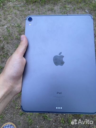 iPad pro 11 2018 256gb + cellular