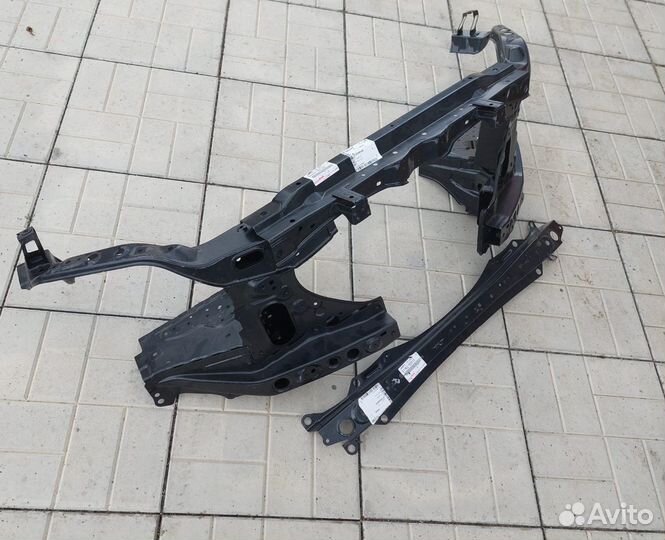 Рамка радиатора новая оригинал LX600/LC300 в сборе