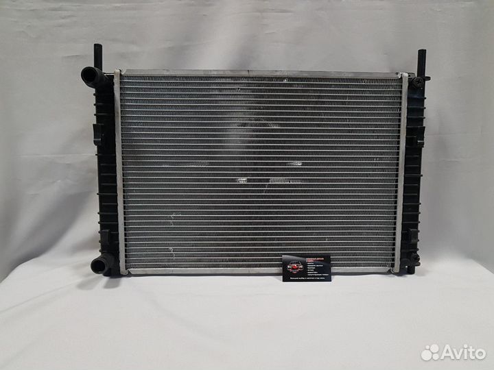 Радиатор охлаждения Ford Fusion/Fiesta 2002-2012