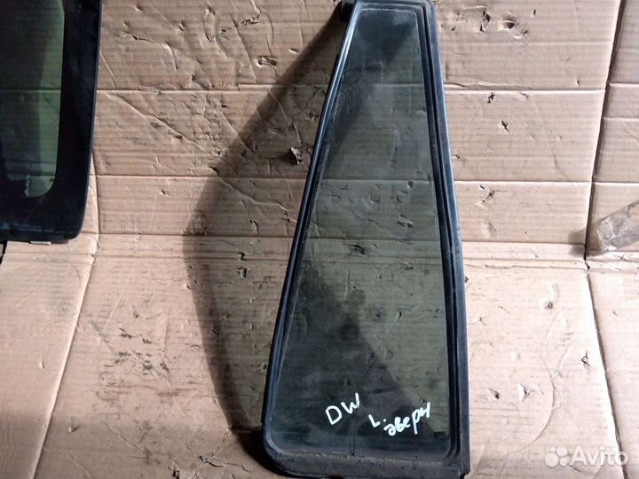 Мазда демио стекло форточка