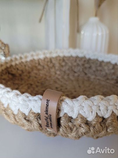 Корзина из джута с белым хб шнуром